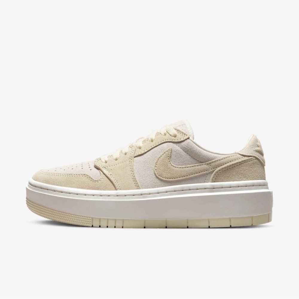 Air 1 Jordan Elevate Low Tops. Coconut. W 9.5